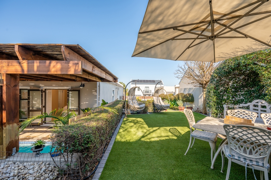 3 Bedroom Property for Sale in Kelderhof Country Village Western Cape